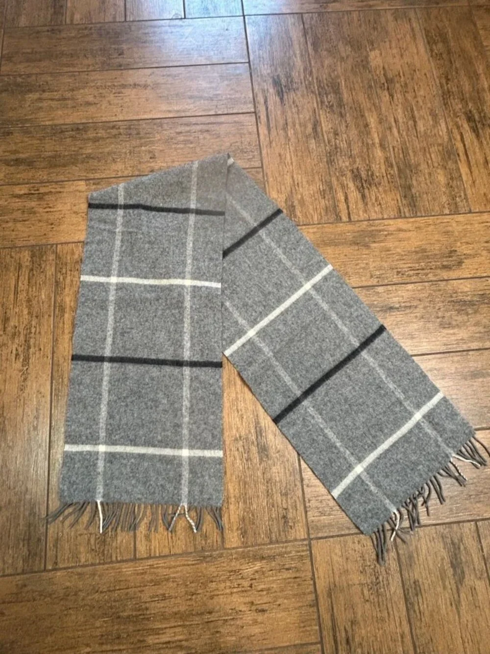 Saks Fifth Avenue Vintage 100% SuperFine Lambswool Gray Windowpane Men's Scarf